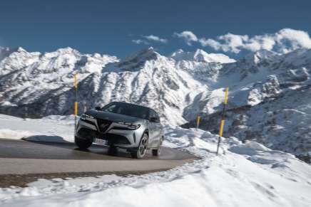 Nuova Junior Q4 Ibrida Alfa Romeo