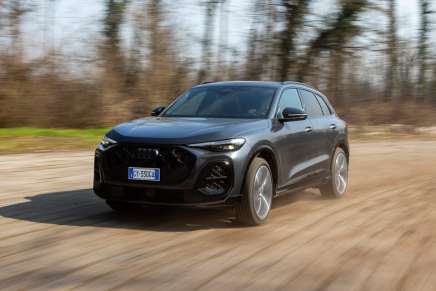Prova su strada nuova Audi Q5