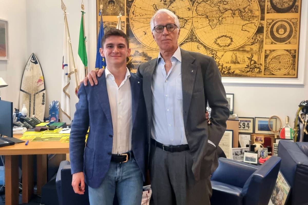 Il campione F3 2024 Leonardo Fornaroli con il presidente del Coni, Giovanni Malagò - Foto: Coni
