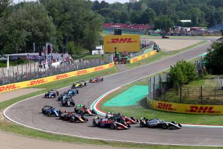 Vetture di F2 alla Tosa nella Feature Race 2024