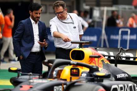 F1 GP Ungheria 2024, Budapest: Mohammed Ben Sulayem osserva la Red Bull RB20 di Max Verstappen con Nikolas Tombazis (Fia) - Foto: Getty Images