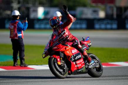 Bagnaia esulta dopo la gara di Barcellona