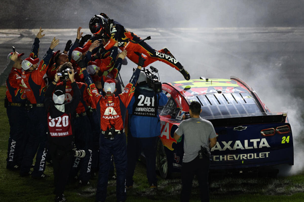 Daytona 500: Byron fa doppietta, caos nel finale