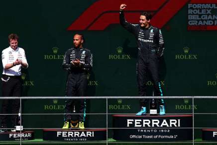 Lewis Hamilton e George Russell sul podio del Gran Premio del Belgio