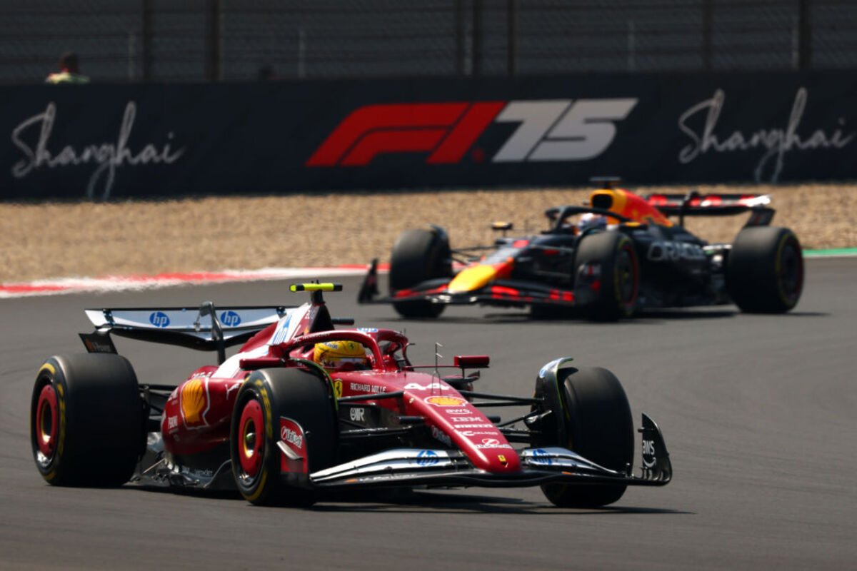 GP Cina 2025, ordine di arrivo della Sprint: primo acuto di Hamilton in Ferrari! Lewis batte Piastri e Max, Leclerc 5°. Male Norris