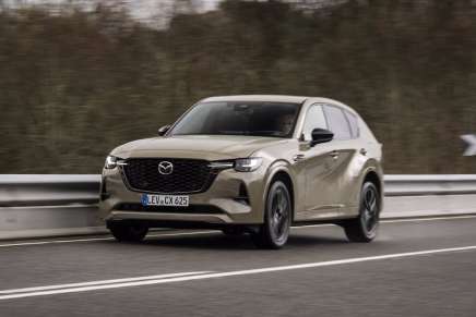 Prova su strada di Mazda CX-60 2025