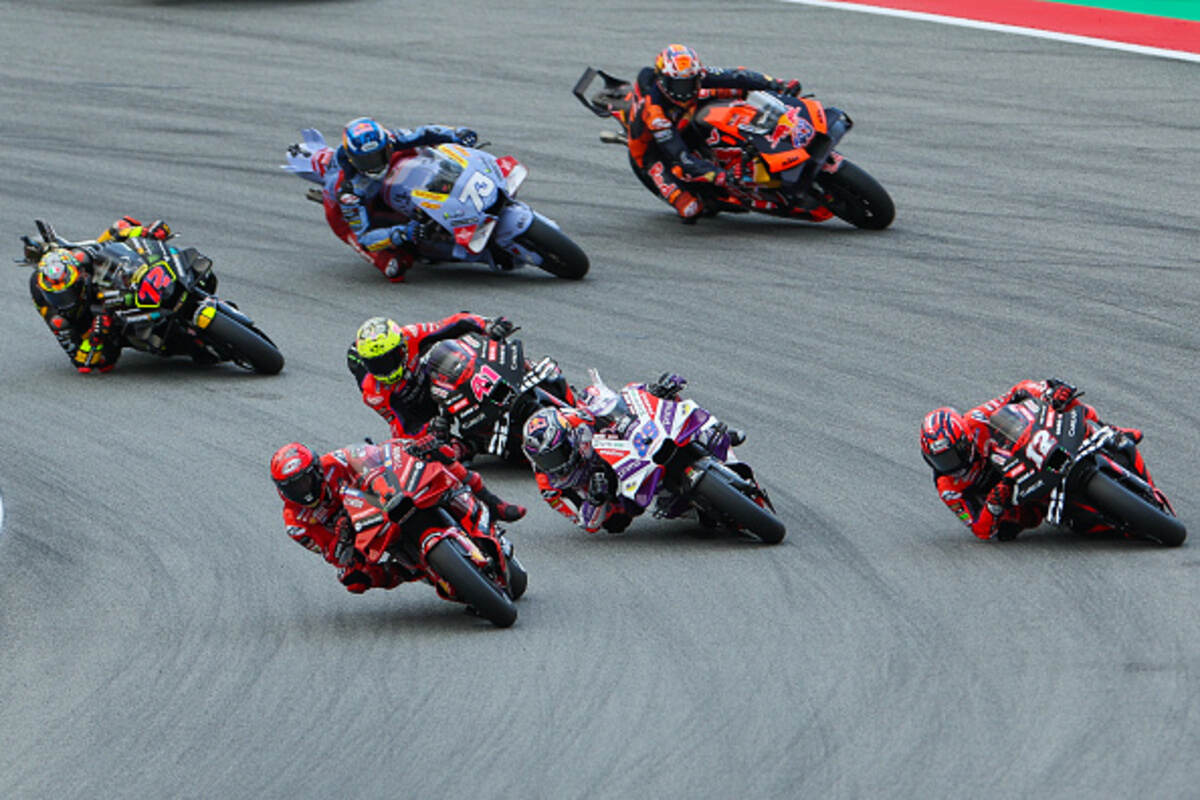La partenza del GP di Barcellona della MotoGP
