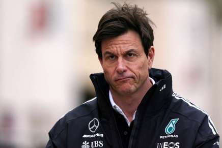 Toto Wolff durante i test invernali della F1
