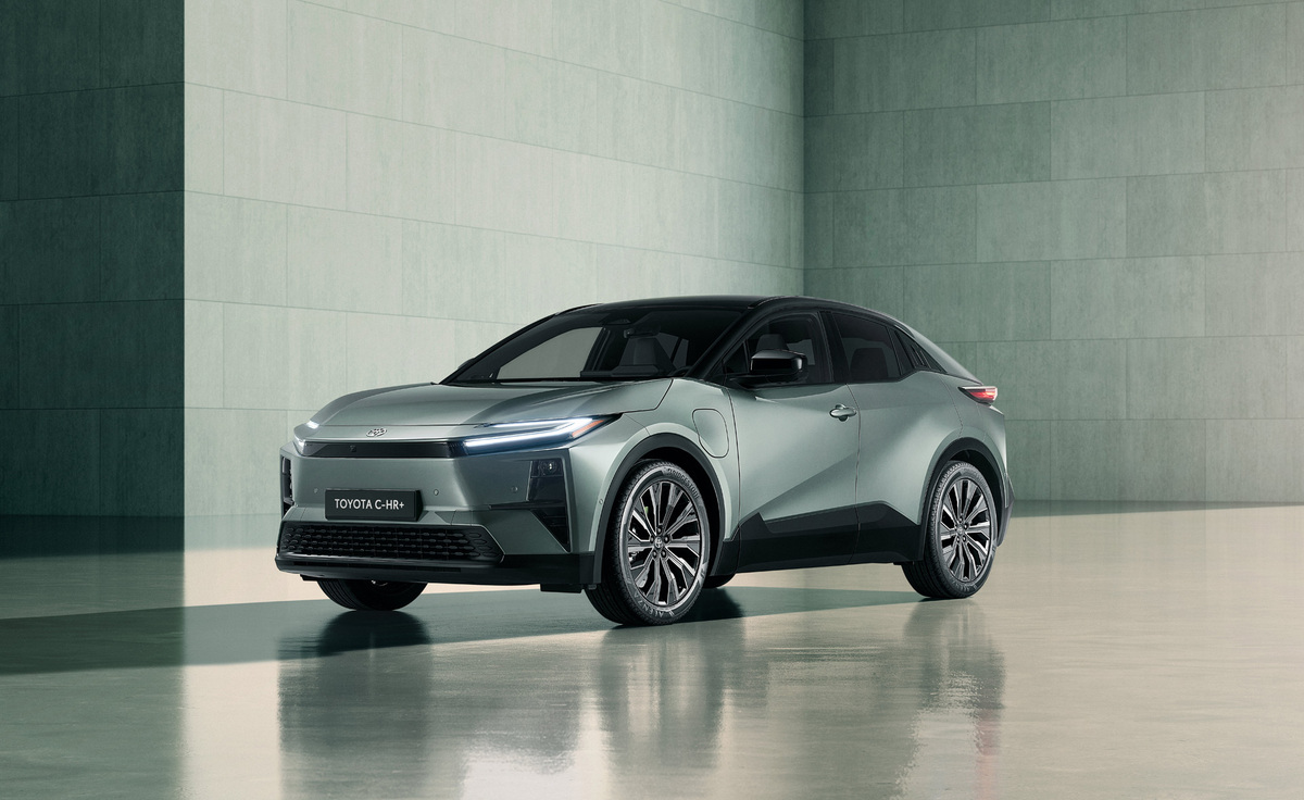 La nuova Toyota C-HR+