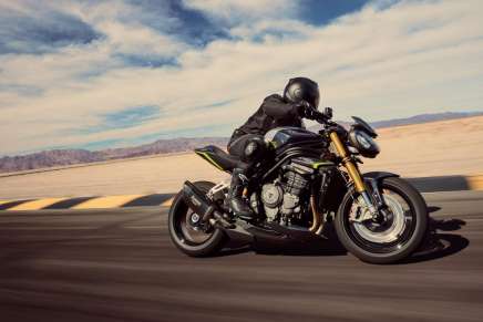 Nuova generazione Triumph Speed Triple 1200 RS