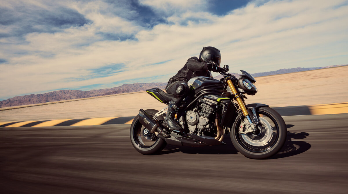 Nuova generazione Triumph Speed Triple 1200 RS