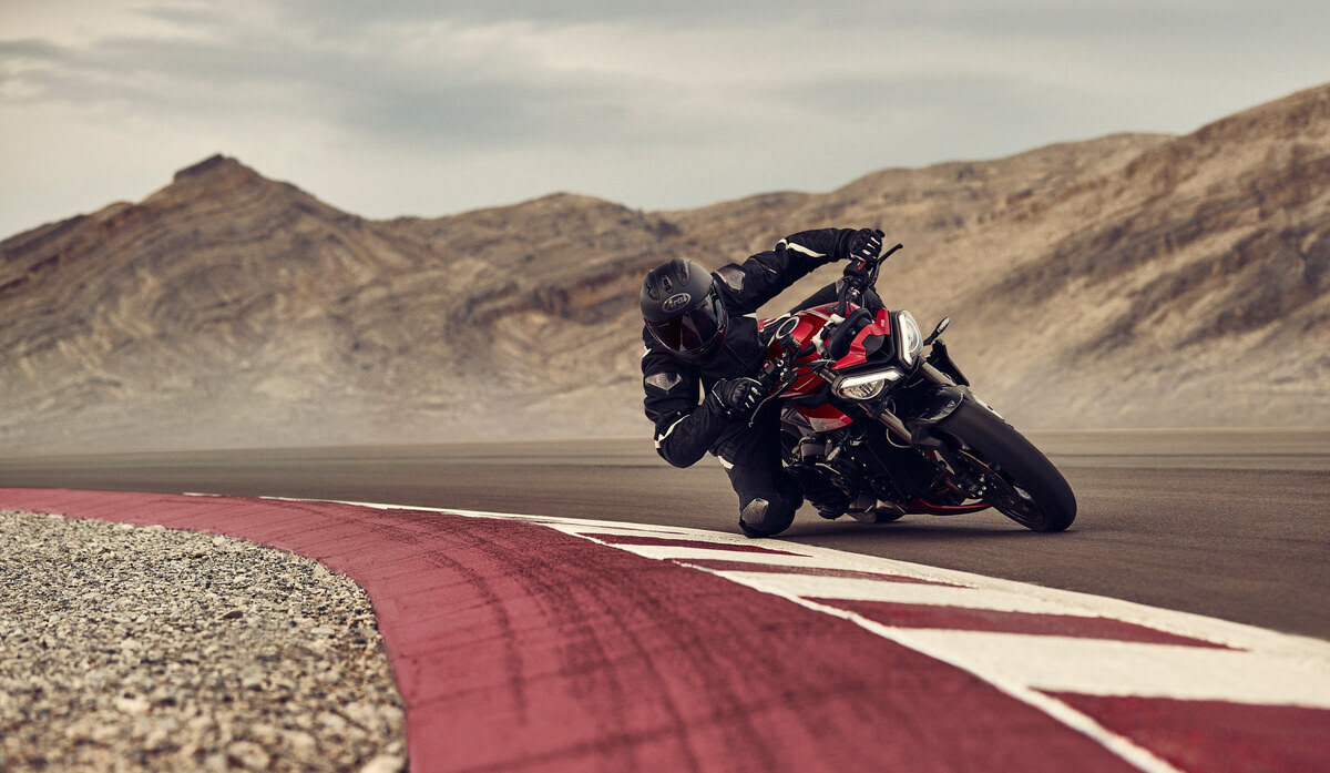 Triple Track Experience, Triumph porta gli appassionati in pista