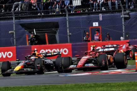 Battaglia tra Sainz e Verstappen