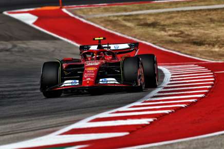 Carlos Sainz guida la Ferrari nelle FP di Austin