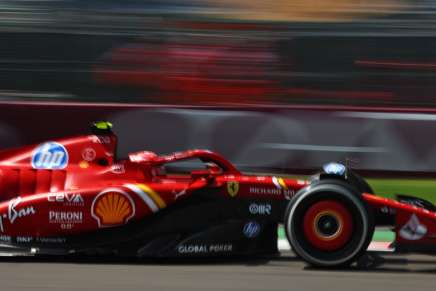 Carlos Sainz nelle FP1 del Messico